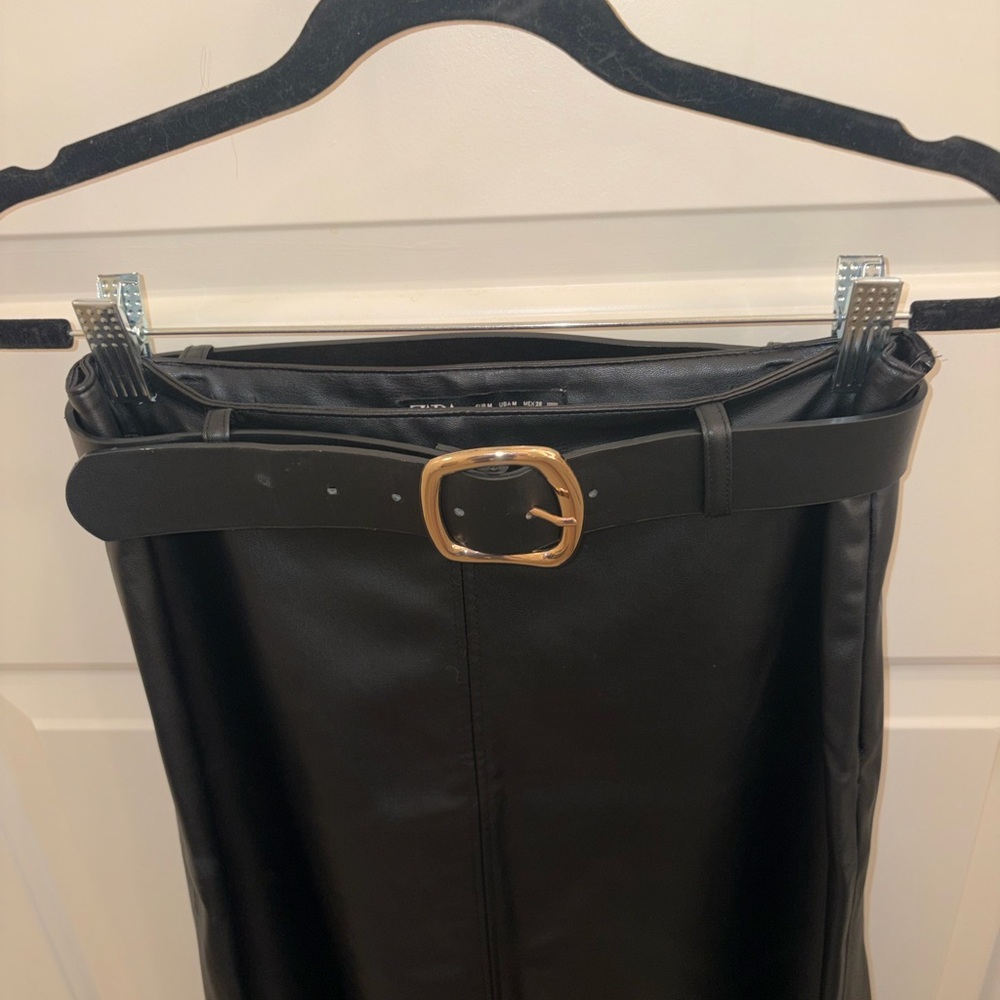 Zara Black A-Line Leather Skirt with Buckle - Picture 4 of 5